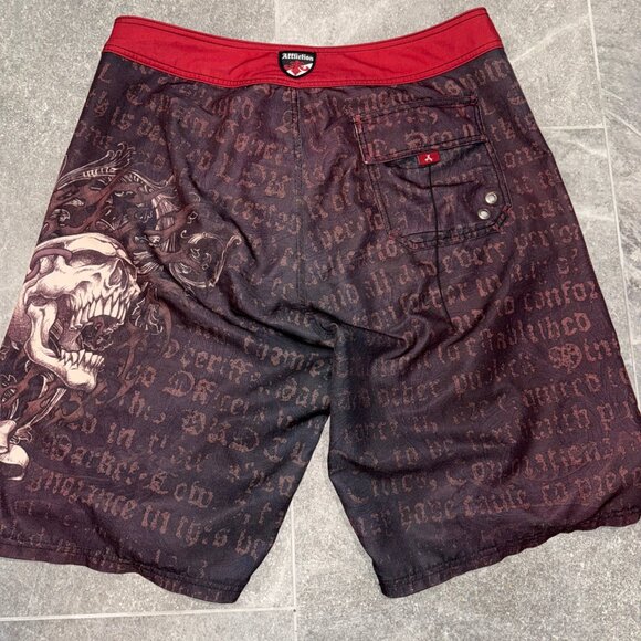 Affliction Swim Trunks Mens 38 Board Shorts Swimsuit Skull Wings Patch Black Y2K - Picture 5 of 7